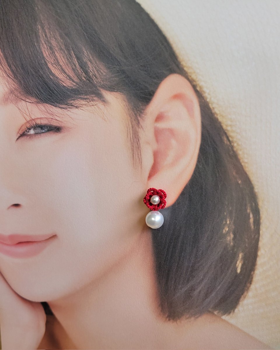 OuiOui_1016's tweet photo. お花に大きめパールビーズが揺れるピアス

暑い日が続き髪を束ねることも多くなってる季節、お花の耳飾りでおしゃれを楽しみましょう♪

お色は4色ご用意しました
#JOLIE 様 (梅田HEP HIVE)にて販売中です

┈┈┈┈┈┈ ❁ ❁ ❁ ┈┈┈┈┈┈┈┈
#ハンドメイド⁣ #可愛い #大阪⁣  #花 https://t.co/3gAWDHHqip