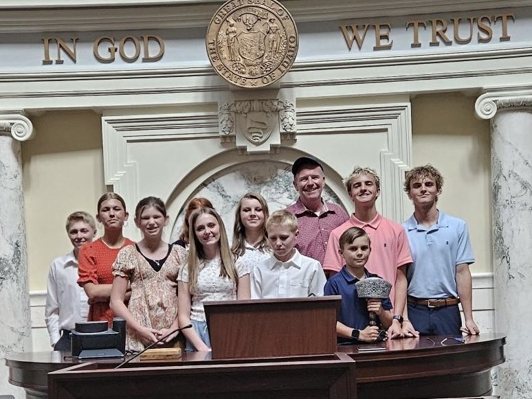 Mikeemoyle's tweet image. I had a visit today from some friends from Middleton. We have the best capital in the nation !!!