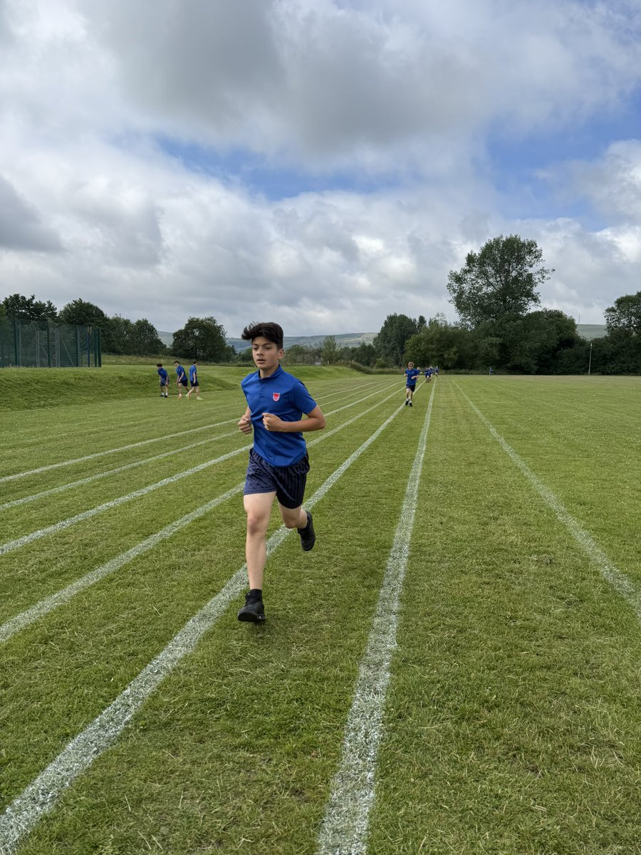 🤩 It’s a Bowden win for the year 7 boys, well done Scott. 

🤩 Kinder take the win in the girls race, well done Caitlin T-H.