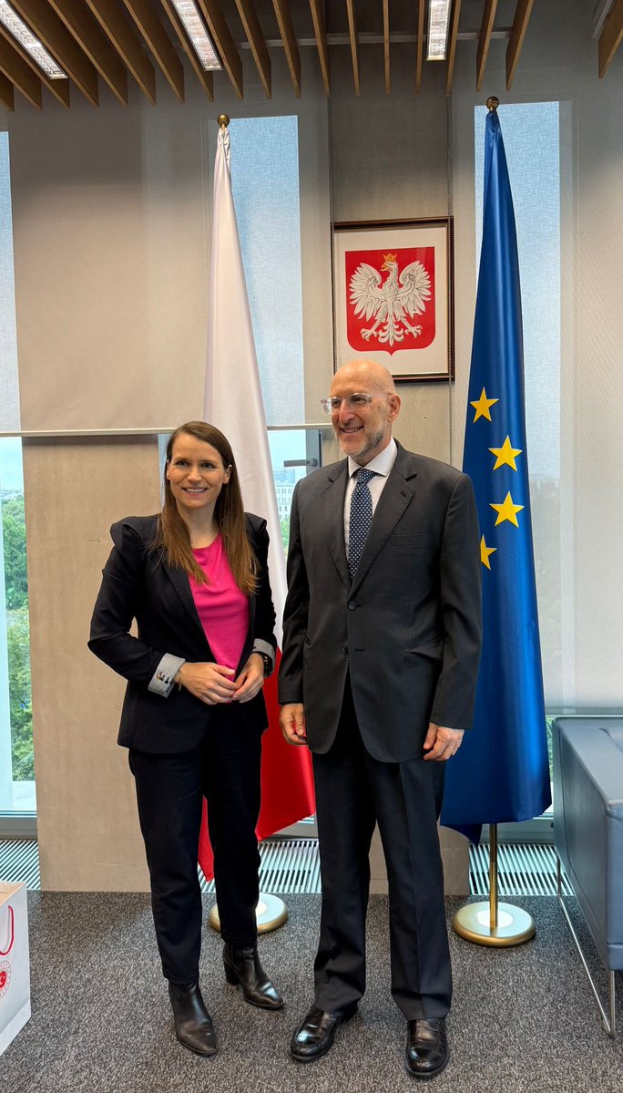 🇮🇹🤝🇵🇱🤝🇪🇺 Very fruitful meeting @kancelariaSejmu with MP @Pomaska, Chair of the 🇪🇺 Affairs Committee. Congratulated 🇵🇱 for #EU2025PL, underlined importance of #URC2025, and role of parliamentary diplomacy in advancing 🇮🇹🇵🇱 priorities on migration, enlargement &amp; EU budget.