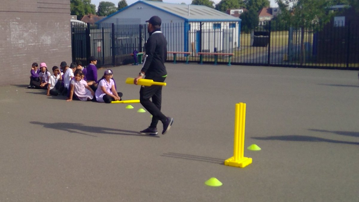 🏏 Cricket fever has hit Year 4! Our young athletes are bowling, batting, and having a blast with coach Afzaal in their Chance to Shine sessions!