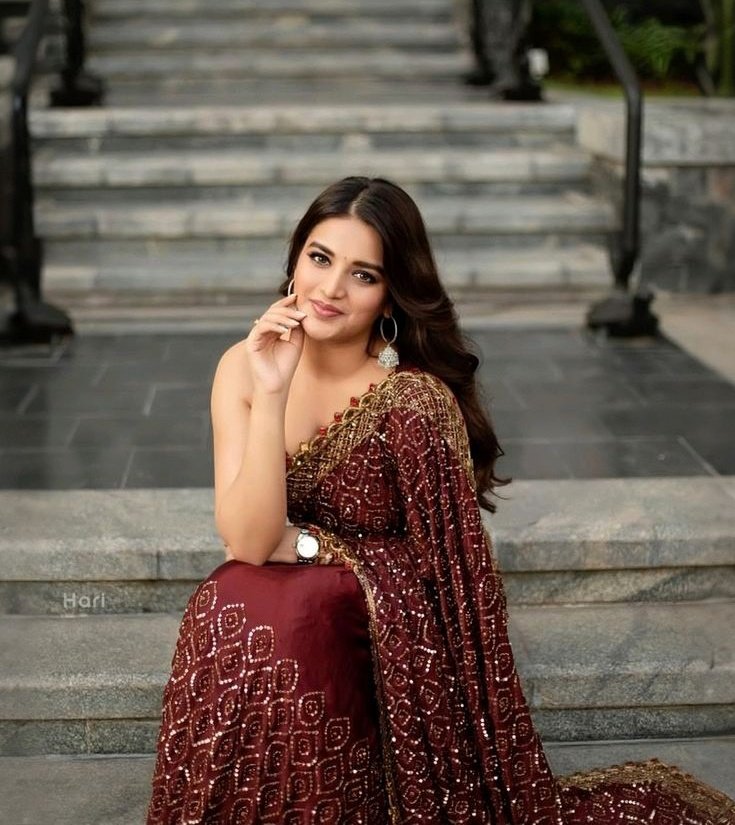 Vijay (@khaleja09) on Twitter photo She is looking so pretty in this sareeπ€π <a href="/AgerwalNidhhi/">Nidhhi Agerwal π Panchami</a>
#NidhhiAgerwal She is looking so pretty in this sareeπ€π <a href="/AgerwalNidhhi/">Nidhhi Agerwal π Panchami</a>
#NidhhiAgerwal