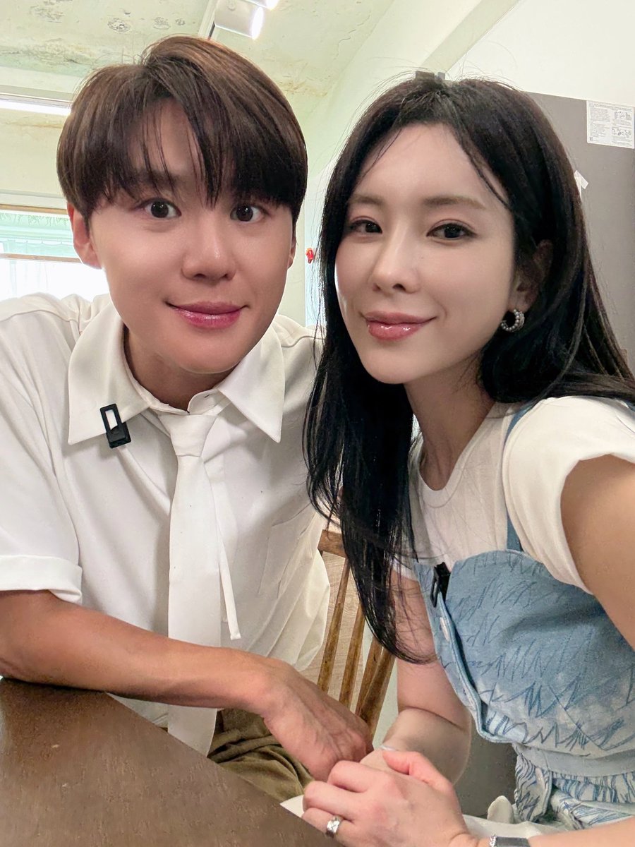 잠시후 6시30분 🕡
오늘 저녁은 밥친구 팜트리 남매와
함께하는 떡튀술 𝐃𝐀𝐘!🌴

뮤지컬계 𝗦𝗨𝗣𝗘𝗥 𝗦𝗧𝗔𝗥 #김준수 #정선아 와
가장 맛있는 #나래식 에서 만나요🍽️✨

🔗 youtube.com/channel/UCzpmb…

#KIMJUNSU #JeongSunAh 
#XIA #XIA준수 #ジュンス #金俊秀
#뮤지컬배우 #PALMTREEISLAND