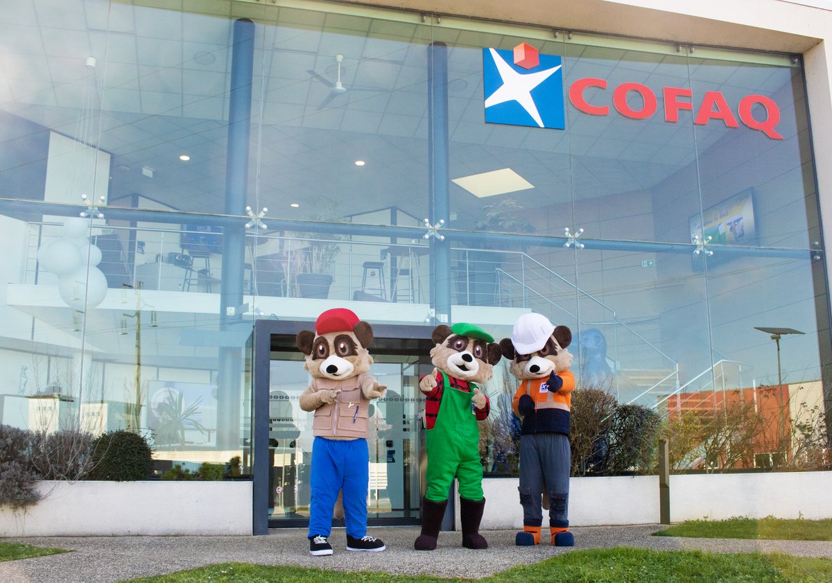 MaMascotte's tweet photo. Eh oui, même nos mascottes se mettent au travail. cofaq 💪🏻🛠 Si vous aussi, vous voulez une mascotte sur mesure, rendez-vous sur https://t.co/VyHoZ4S7na. #MaMascotte #Work #Mascotte https://t.co/s8KbTQWDFS