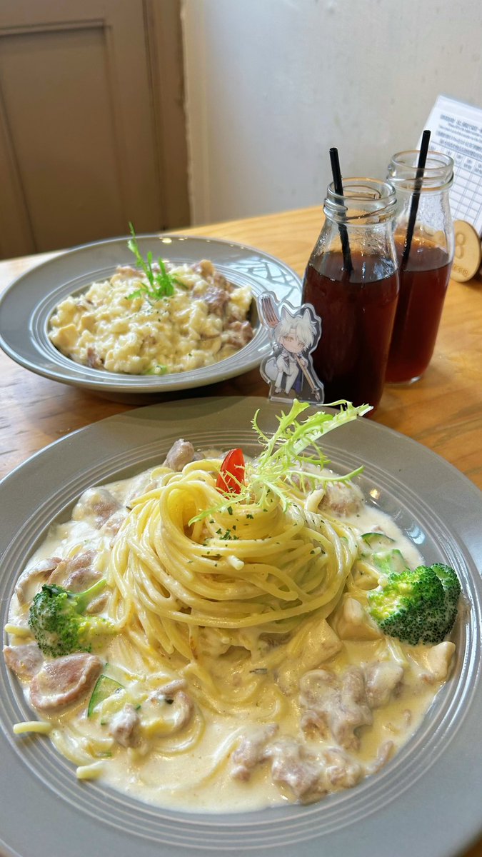 花椰菜不知道為什麼吃起來有苜蓿芽的味道🤨

 #哈魯肉飯