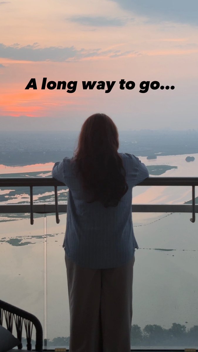I used to stress about “figuring it all out.”

Like if I didn’t have a 5-year plan by 21, I was already behind.

Like if I wasn’t making X/month, I was failing.

Like everyone else had it together except me.

But most people are just winging it quietly.
Some are just louder about