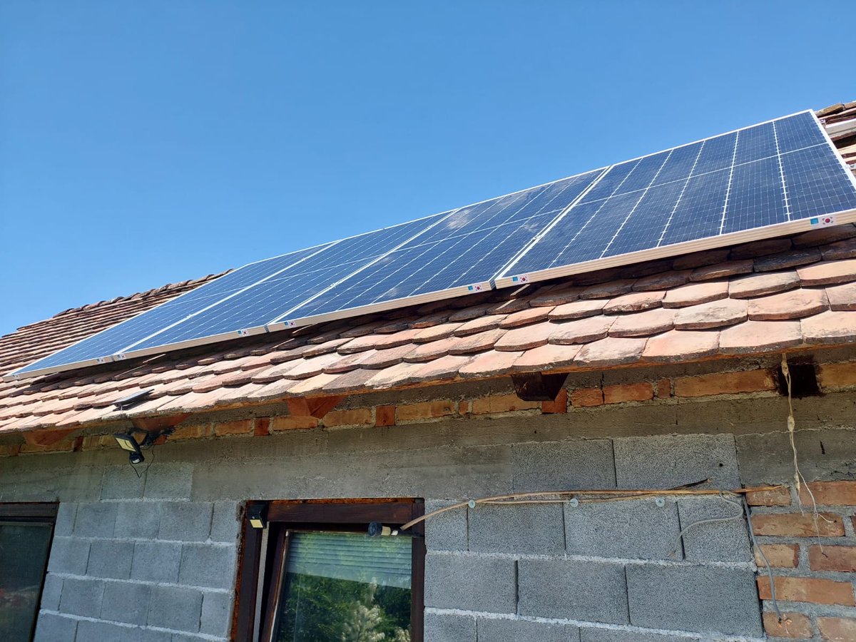 ITFsi's tweet image. As part of broader support to #MineVictims in 🇧🇦, one survivor in Brčko Canton received a solar power system to develop his ranch🐎 and start horseback riding activities.
With @MOFAkr_eng🇰🇷 support & in #Partnership with Posavina bez mina, ITF promotes recovery & reintegration🤝.