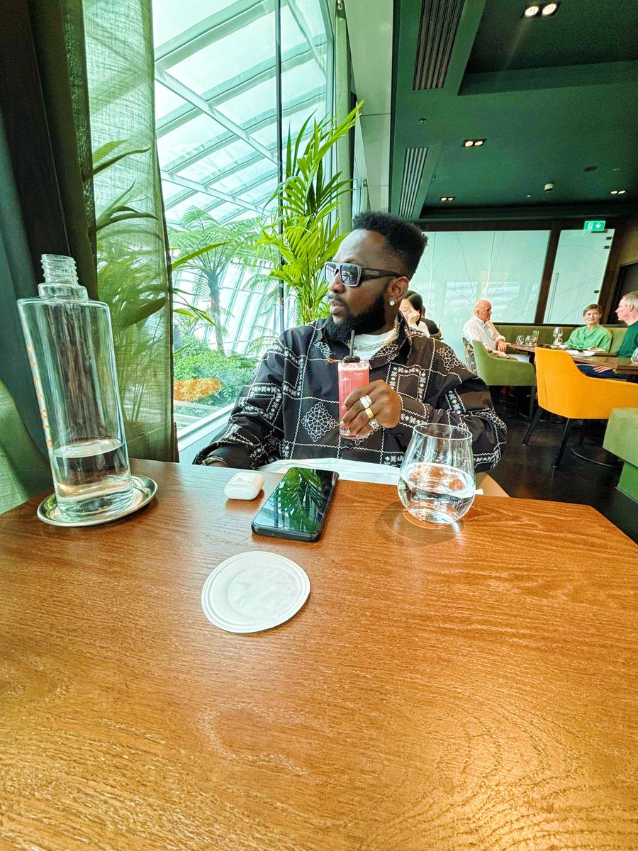 JoeMorEnergyGad's tweet photo. Joe Morr Empire #ƆYƐ ADOM. is next watchout for this great master peace #TEAMTHEWHOLEGHANA #GUUD MUZIK ONLY #ENERGY GAD🕊💥🔥🇬🇭🇬🇧🌍🌍🌍. https://t.co/awX7ZBcPKm