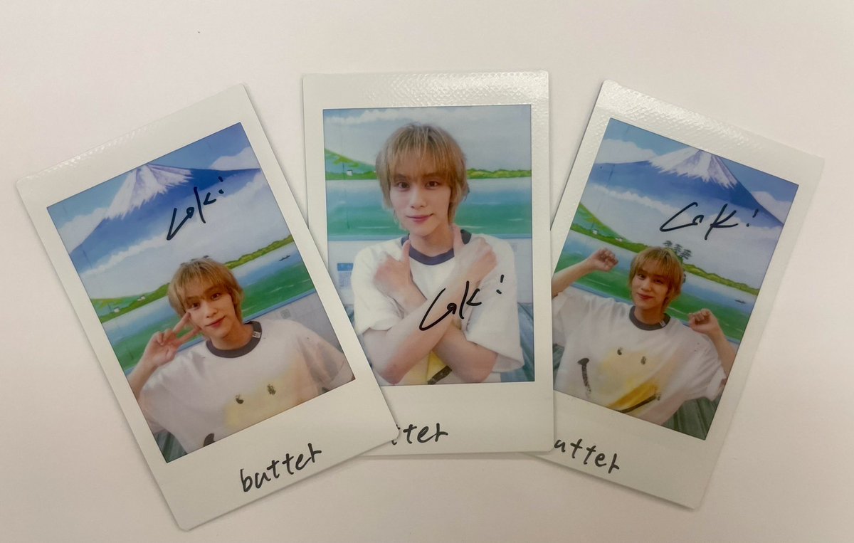 みなさまおつかれさまです。

#雑誌butter02 誌面でのプレゼントチェキページ内にて、#山下幸輝 さんのチェキには「サインを入れて進呈」と表記しておりました。

改めてこちらでサイン入りチェキ画像を公開！　誌面表記から変更しまして、計3枚を各1名様ずつに🙌

ご応募、お待ちしております！