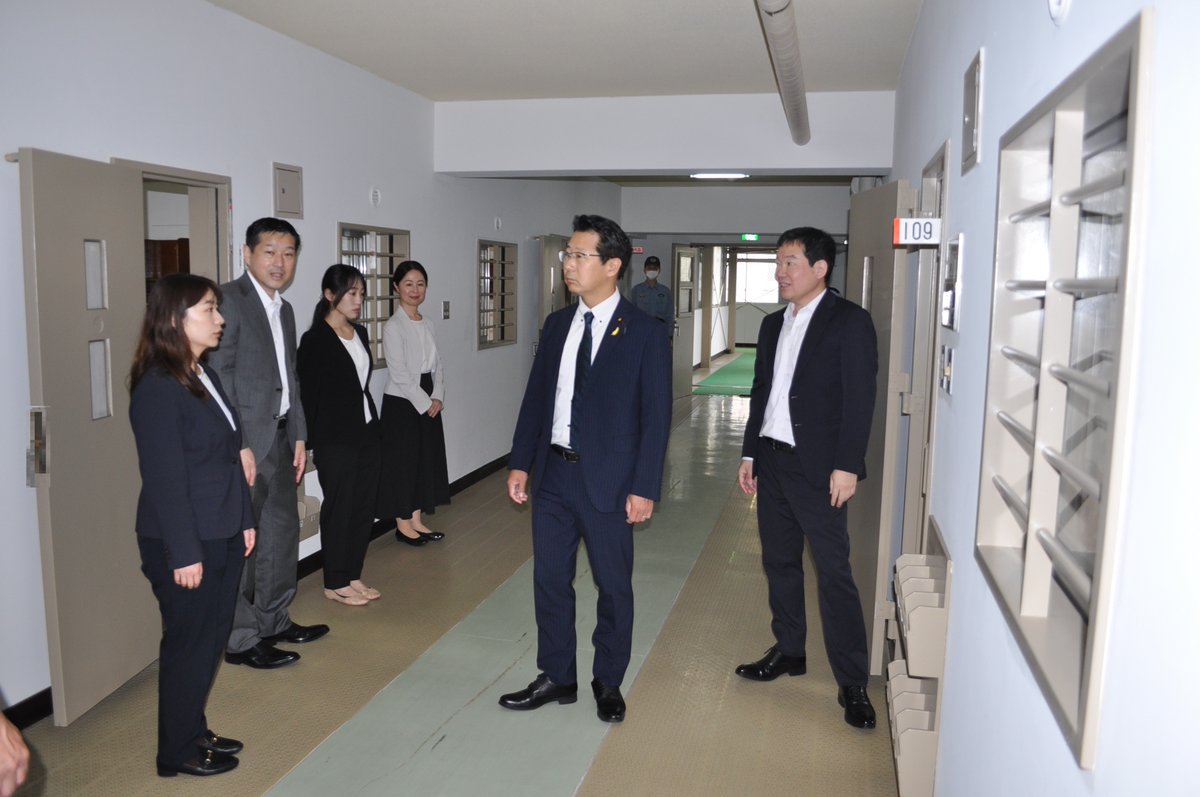 MOJ_HOUMU's tweet image. 【フォトニュース】
神田法務大臣政務官が青森刑務所を視察しました。
フォトニュースはこちら
👉moj.go.jp/hisho/kouhou/h…
#法務省 #フォトニュース