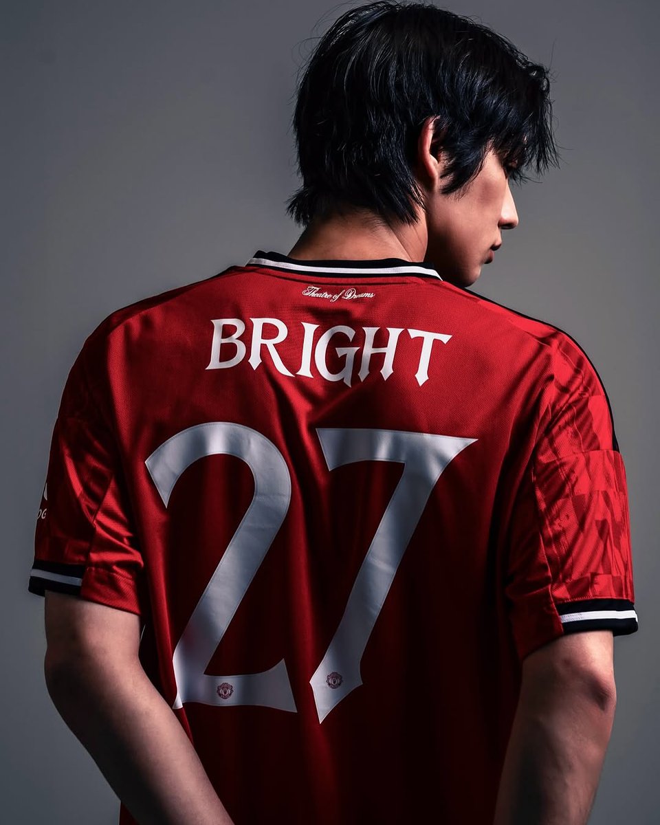[ BRIGHT INSTAGRAM UPDATE ] - 09.07.25

Bright Vachirawit stuns in
Manchester United's brand-new
Home Jersey ahead of the new season

IG : tatlerth, tatlersingapore, tatlermalaysia, tatlerasia
🔗 instagram.com/p/DL4WJIITeAT/…

#bbrightvc