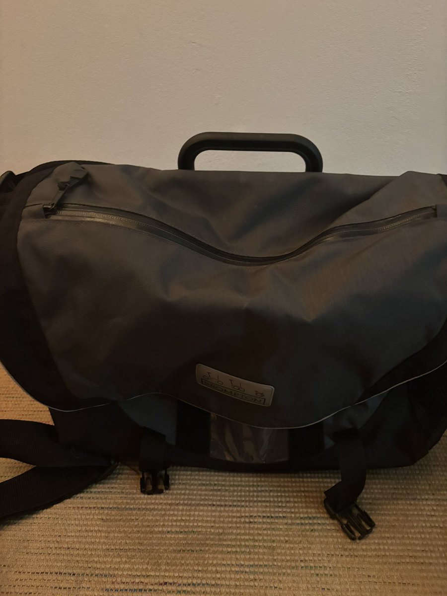 TomElwin's tweet image. Selling a lovely 2006 Brompton, in great condition. With carry case, luggage, spare tyre and tube, and a luggage rain cover (not pictured). DM if interested.