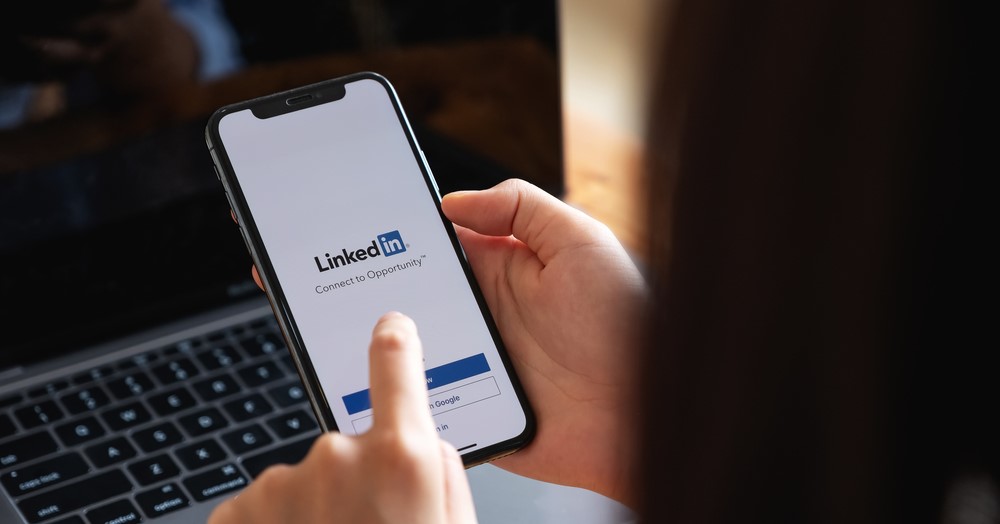 Candidate guide to optimising your LinkedIn profile 

See: ow.ly/4OwI50WhiF6

by Talent Locker ltd

#LinkedInTips