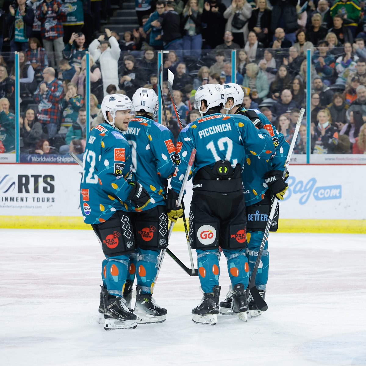 📢 FESTIVE FIXTURE! 🚨

We can confirm that your Belfast Giants will face the <a href="/FifeFlyers/">Fife Flyers 🏴󠁧󠁢󠁳󠁣󠁴󠁿🏒</a> in a GIANT Boxing Day clash on home ice!

🗓️ Friday 26 December:
🏡 Belfast Giants vs Fife Flyers

Keep an eye out for further <a href="/officialEIHL/">Elite Ice Hockey League | #EIHL</a> fixture information coming soon. 👀

#WeAreGiants