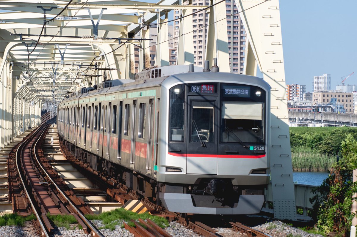 3社直通】 田園都市線の東急5000系が後期車で登場！新規金型で東横線と