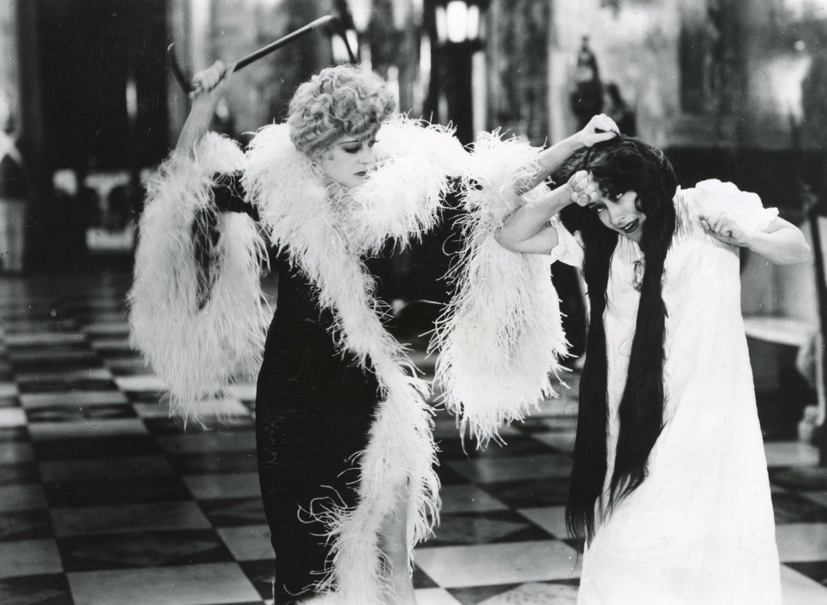 #QueenKelly (1929), #ErichVonStroheim’s legendary unfinished masterpiece, is the Pre-opening film of the #BiennaleCinema2025 #Venezia82! Forty years after its first “reconstruction” played at the #BiennaleCinema1985, the great director and actor’s classic gem returns to the
