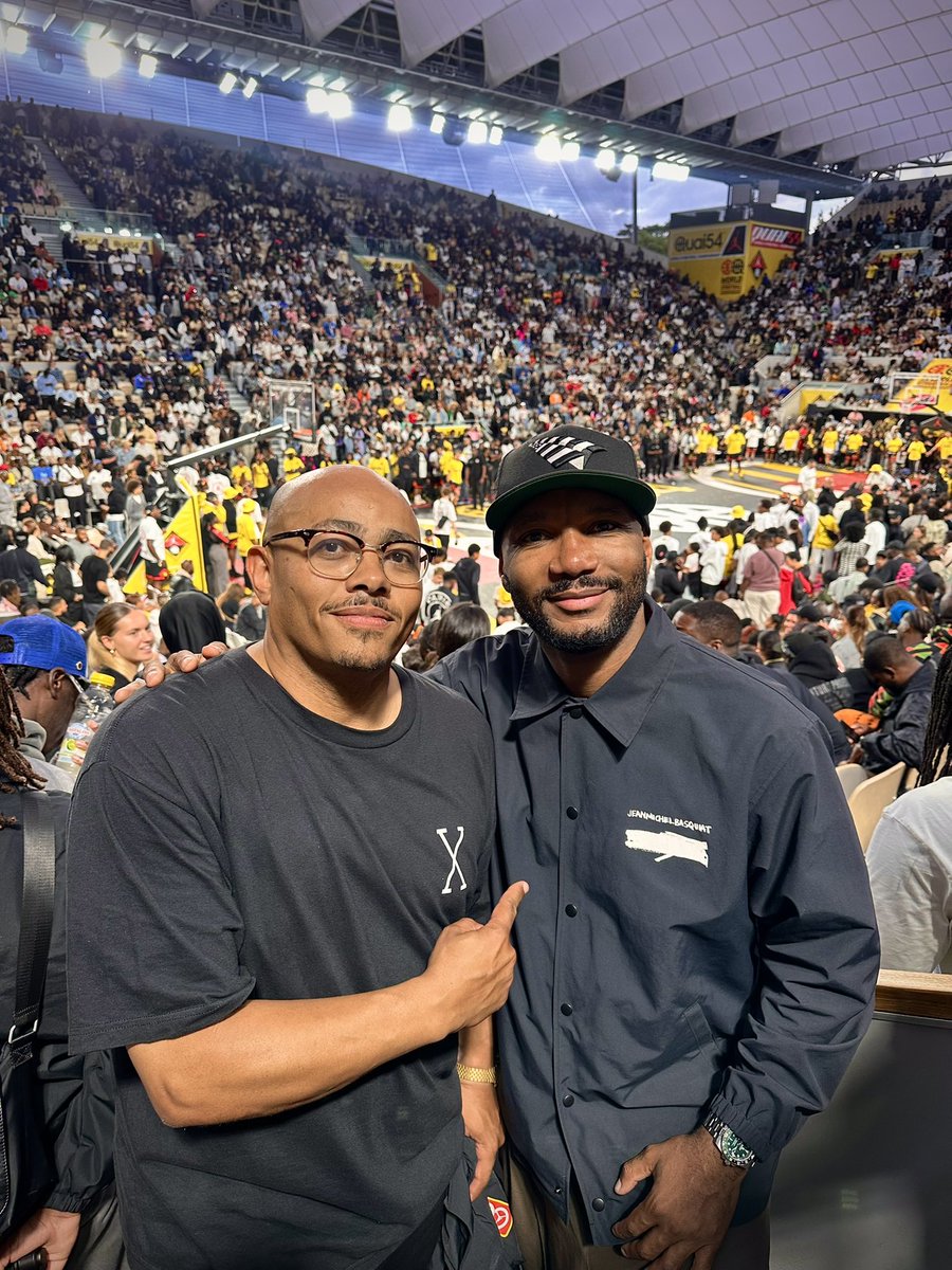 A few days ago, #Quai54 lit up Roland-Garros again! 🔥
Huge respect to Thibaut de Longeville &amp; the 360 team — 23 years of streetball excellence.
Proud to have collaborated with him through <a href="/omaxbooks/">OMAXBOOKS</a> 📚
More to come this fall… 🙏🏾
#Streetball #Culture #OmaxBooks