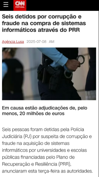 CndidoMiranda1's tweet photo. E, como se vê, a culpa da nosso situação actual, deve-se aos pobres emigrantes que atravessam o mar à procura de uma vida melhor. Estes engravatados não fazem confusão ao xega, Mentenegro nem ao pior de todos, o mister selfies. https://t.co/T2XGnfxgw6