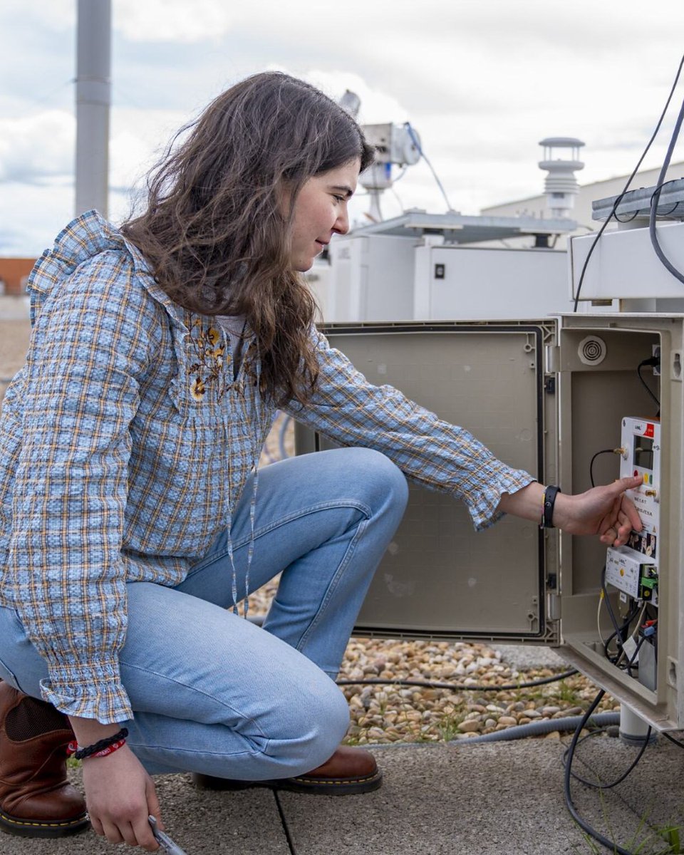 As part of LaDIS, GOA focuses on atmospheric optics and climate. With mobile stations, remote sensing tools, and polar deployments, its research supports advances in climate science, renewable energy, environmental policy, and public health.

#wequestion #weexperiment #wegrow