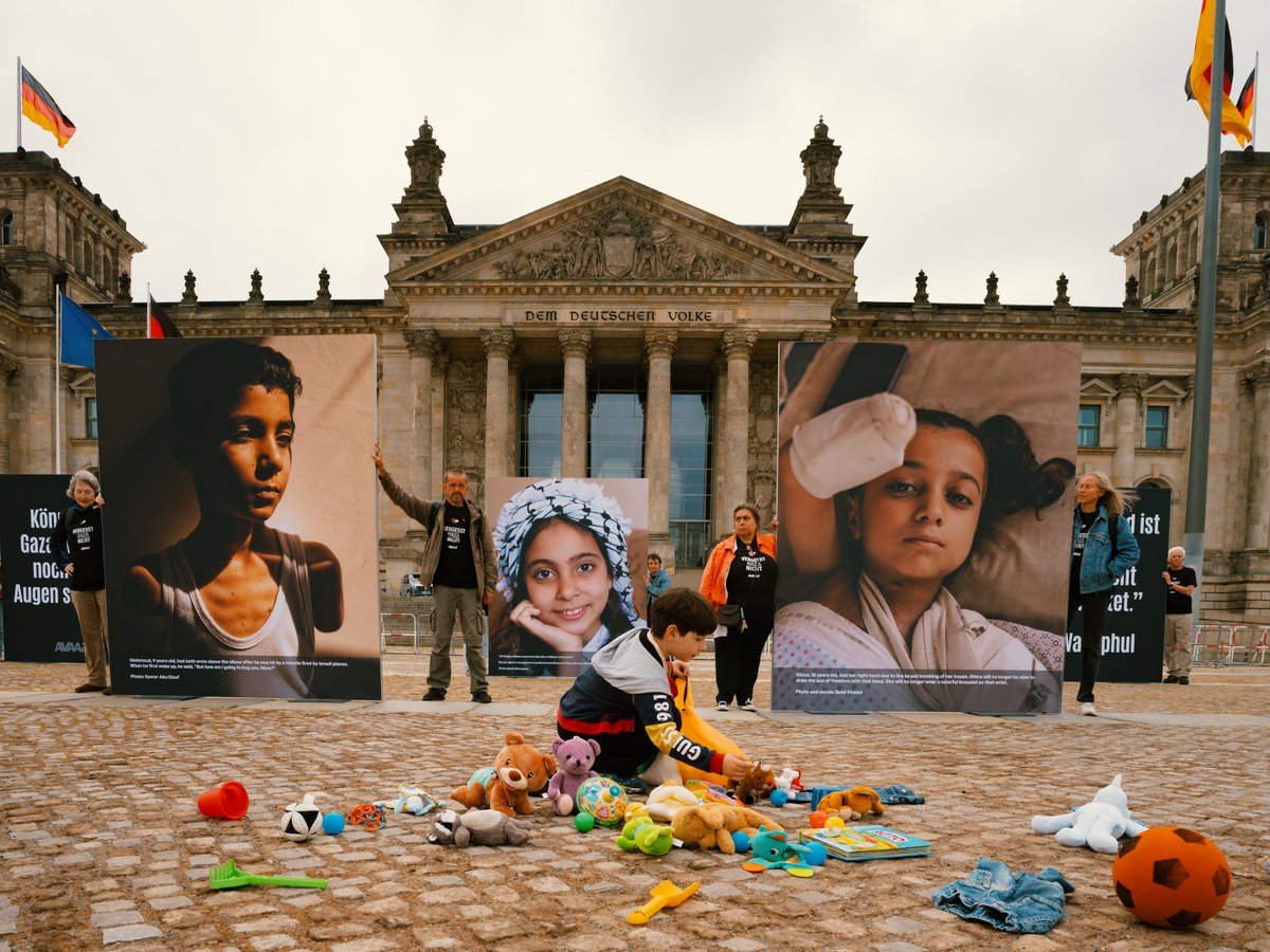 Avaaz's tweet image. Können Sie Gaza’s Kindern in die Augen schauen und weiterhin Waffen an Israel liefern @_FriedrichMerz und @AussenMinDE?
Können wir ihr Leiden sehen und Israel trotzdem weiterhin eine wirtschaftliche Sonderbehandlung geben?
Handeln Sie. Für die Kinder Gazas, für das…