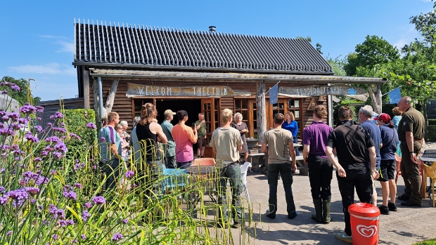 Nieuwe uitbater voor theetuin het Blotevoetenhof -  actiefonline.nl/l/66001
