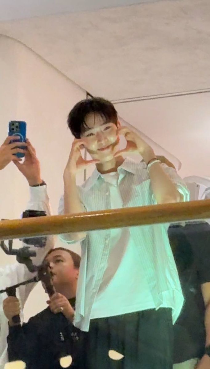champagnenoo's tweet photo. he's so cuteeee look at that smile, he's just so happy to be there 😭❤️

SUNOO GLOBAL AMBASSADOR 
#SUNOOIn8SecondsPH
#선우_에잇세컨즈
#엔하이픈_선우 #SUNOO https://t.co/zV5CKt1wsv