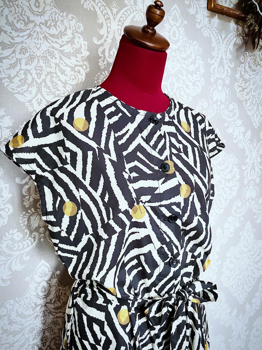 久しぶりに自分用
オールインワン
リバティ新柄で！
まるでバルタン星人😂