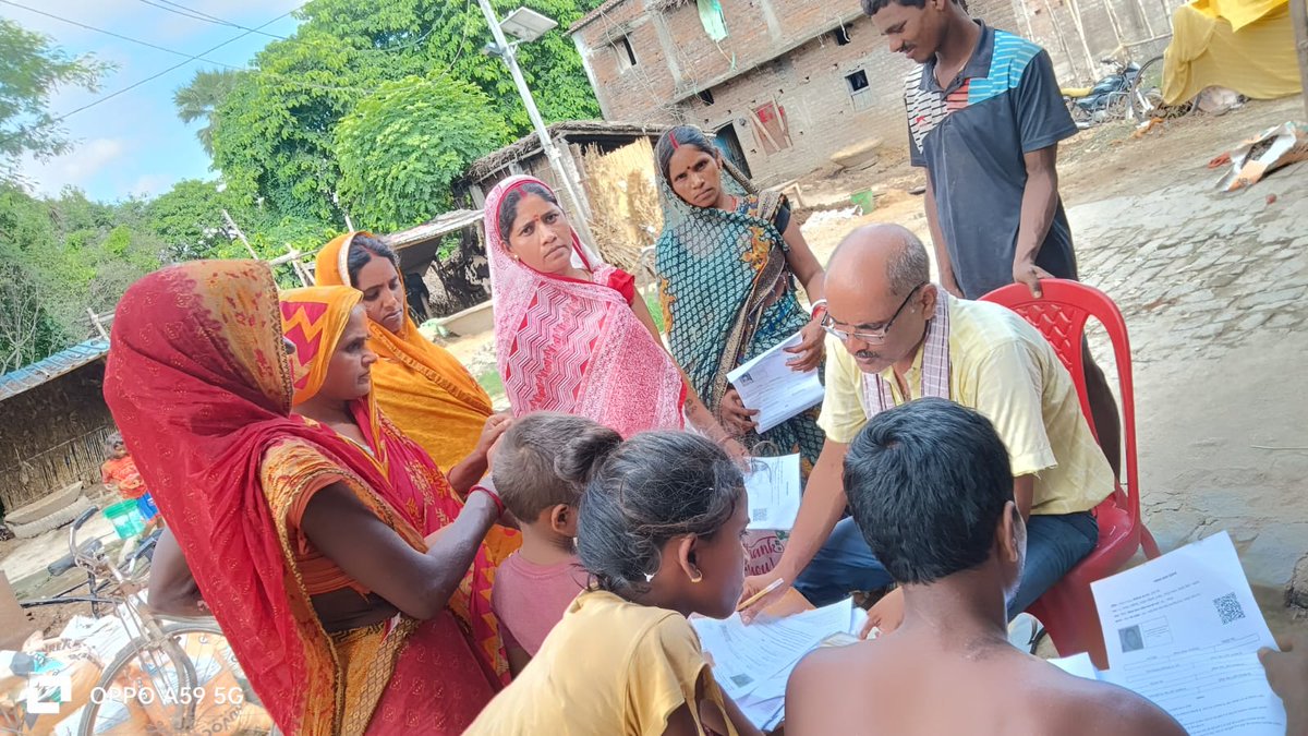 Election Commission of India (@ecisveep) on Twitter photo #рдХреЛрдИ_рдпреЛрдЧреНрдп_рдорддрджрд╛рддрд╛_рдЫреВрдЯреЗ_рдирд╛ тЬЕ
рд╡реИрд╢рд╛рд▓реА рдХреЗ рд░рд╛рдШреЛрдкреБрд░ рдкреНрд░рдЦрдгреНрдб рдореЗрдВ рд╡рд┐рд╢реЗрд╖ рдЧрд╣рди-рдкреБрдирд░реАрдХреНрд╖рдг рдХреЗ рддрд╣рдд рдорддрджрд╛рддрд╛рдУрдВ рд╕реЗ рдЧрдгрдирд╛ рдкреНрд░рдкрддреНрд░ рднрд░рд╡рд╛рддреЗ #BLO
#Bihar_SIR #ECI #рдХреЛрдИ_рдпреЛрдЧреНрдп_рдорддрджрд╛рддрд╛_рдЫреВрдЯреЗ_рдирд╛ тЬЕ
рд╡реИрд╢рд╛рд▓реА рдХреЗ рд░рд╛рдШреЛрдкреБрд░ рдкреНрд░рдЦрдгреНрдб рдореЗрдВ рд╡рд┐рд╢реЗрд╖ рдЧрд╣рди-рдкреБрдирд░реАрдХреНрд╖рдг рдХреЗ рддрд╣рдд рдорддрджрд╛рддрд╛рдУрдВ рд╕реЗ рдЧрдгрдирд╛ рдкреНрд░рдкрддреНрд░ рднрд░рд╡рд╛рддреЗ #BLO
#Bihar_SIR #ECI