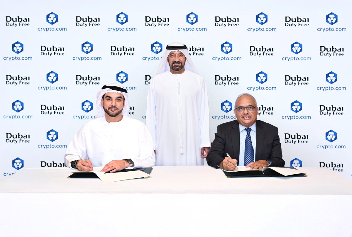 HHAhmedBinSaeed's tweet image. .@Emirates, @DubaiDutyFree, and @Cryptocom have signed a Memorandum of Understanding to enable digital payment solutions for travellers.
This partnership agreement represents a promising step towards our shared ambition to transform travel and commerce. By exploring advanced…