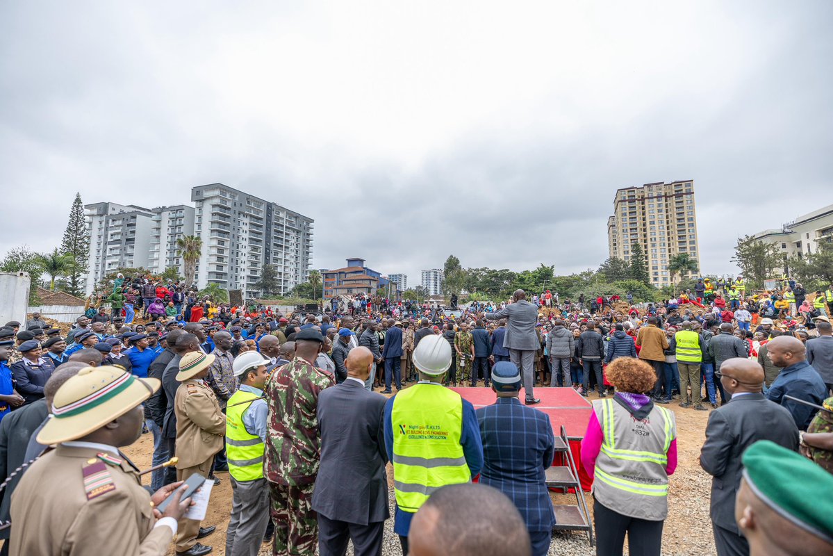 WilliamsRuto's tweet image. Those who attack Kenyans, police officers, security installations and businesses are terrorists. Such criminal acts are a declaration of war.
We will not allow our country to be destroyed by retrogressive elements that are seeking shortcuts to rise to power.
Enough is enough!…