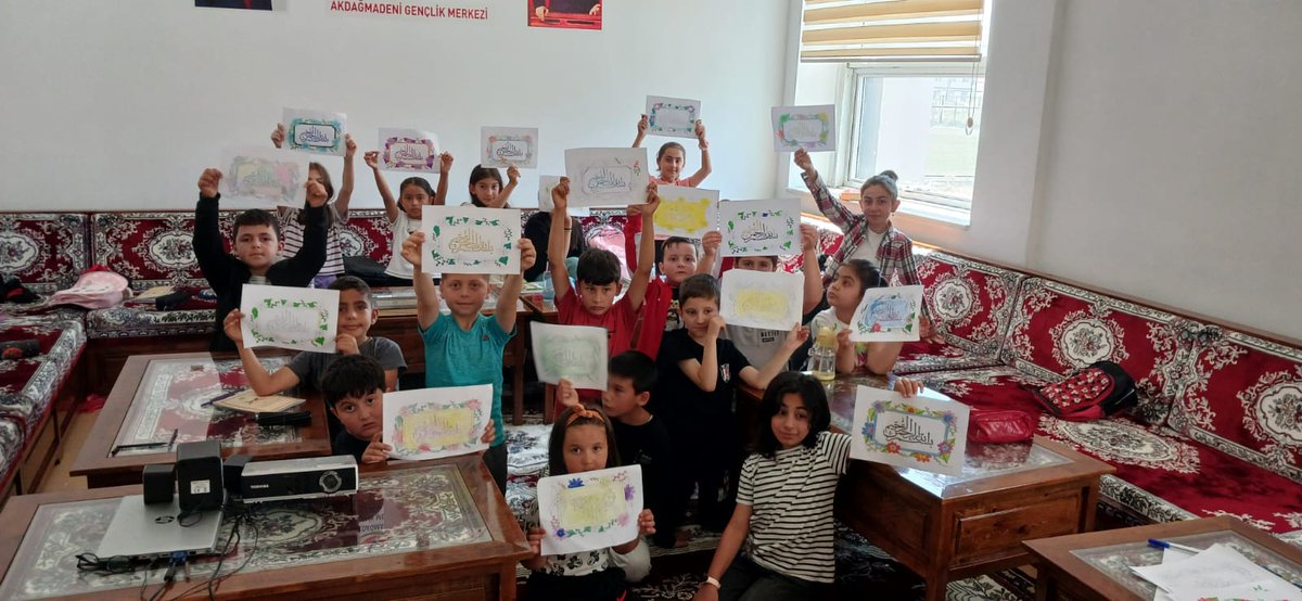 #GsbYazKulübü kapsamında Kur'an ı Kerim Eğitimlerimize katılan gençler birbirinden keyifli faaliyetler ile Hem öğreniyor hemde eğleniyorlar