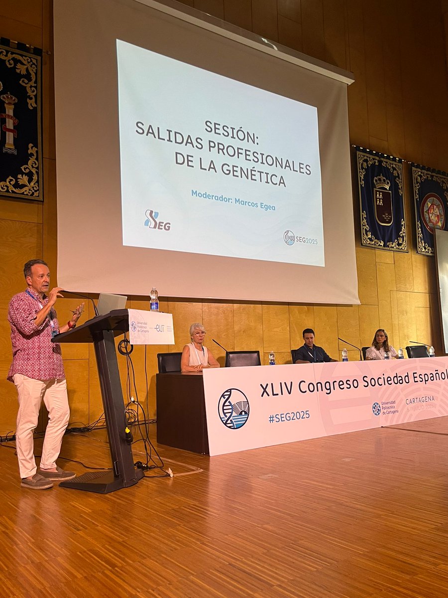 segenetica's tweet photo. Presenta la siguiente sesión sobre salidas profesionales de #genetica Marcos Egea, organizador de este #SEG2025. Nos acompañan Isabel López, Juan Manuel Herrero y Belén de la Morena https://t.co/vbBD7zBHar