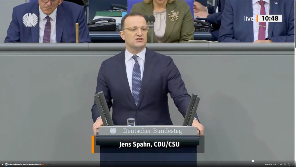 GonzoRiffic's tweet photo. Spahn wusste, dass die Opposition seinen Maskendeal anspricht – und kam mit Ausrede auf Vorrat. Kein Mensch nimmt ihm das noch ab. Er erledigt sich politisch gerade selbst.
#Spahn #Maskendeal #Bundestag #CDU https://t.co/OLyMcs96RL