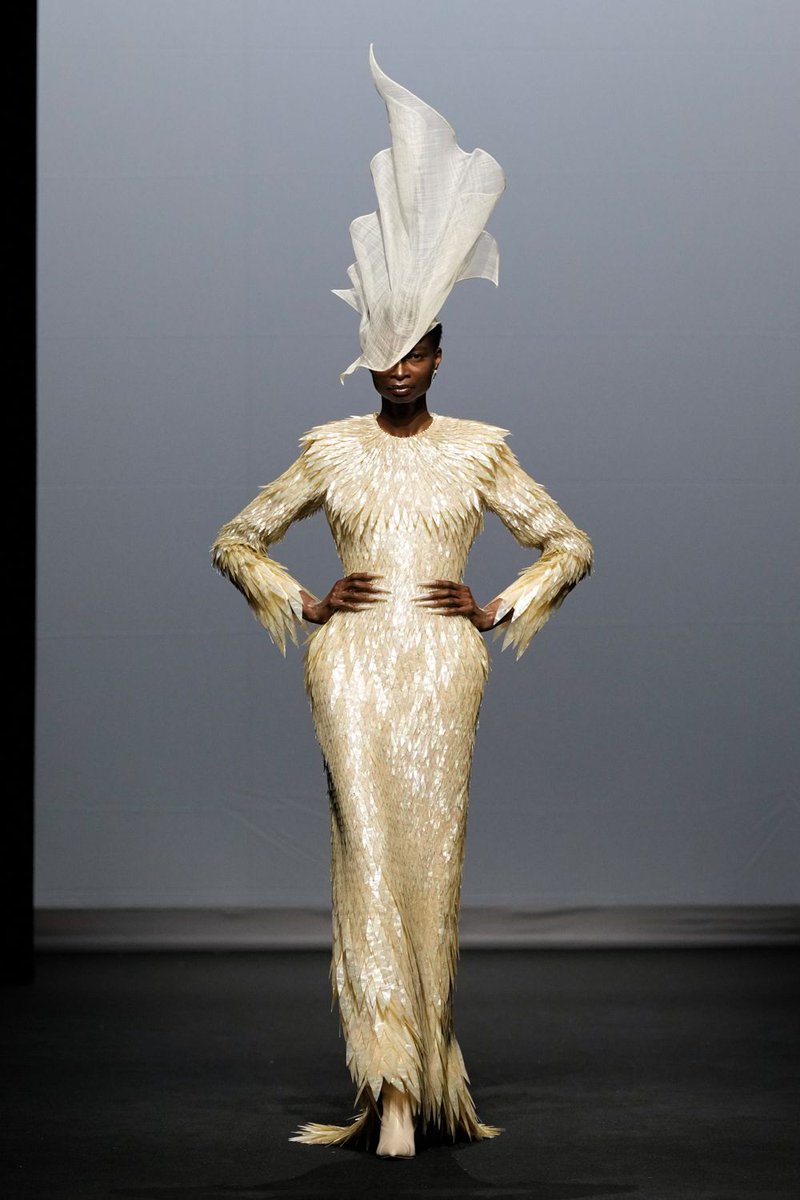 itgirlbackup's tweet photo. Robert Wun couture aw25 https://t.co/YgN48sAEKa