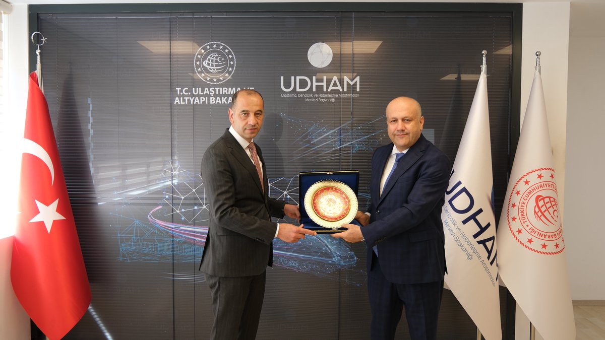 UDHAM Başkanımız <a href="/selamiyazici/">Selami YAZICI</a> <a href="/BitesSavunma/">BİTES</a>  Genel Müdürü Cemil SAĞIROĞLU'nu makamında ağırladı. Gerçekleşen görüşmede milli teknolojiler ve iş birliği fırsatları üzerine verimli bir istişare gerçekleştirildi. Kendilerine nazik ziyaretleri için teşekkür ederiz.