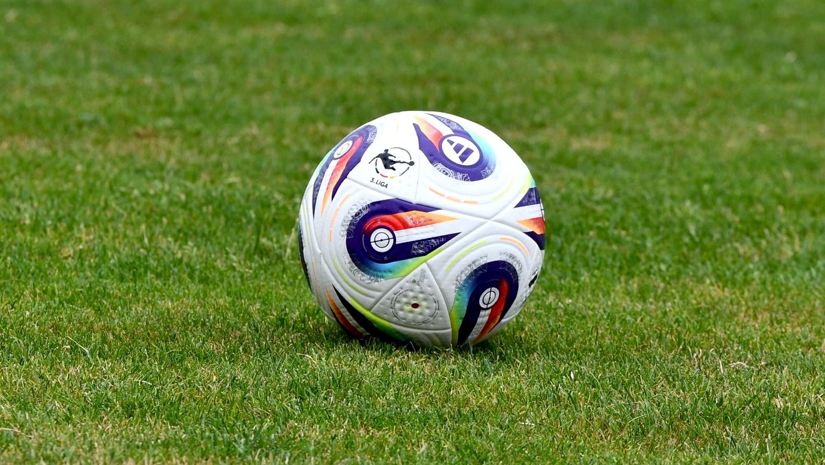 Der DFB hat die ersten beiden Spieltage der 3. Liga terminiert! 👇

📲 Zur Übersicht: diefalsche9.de/dfb-terminiert…