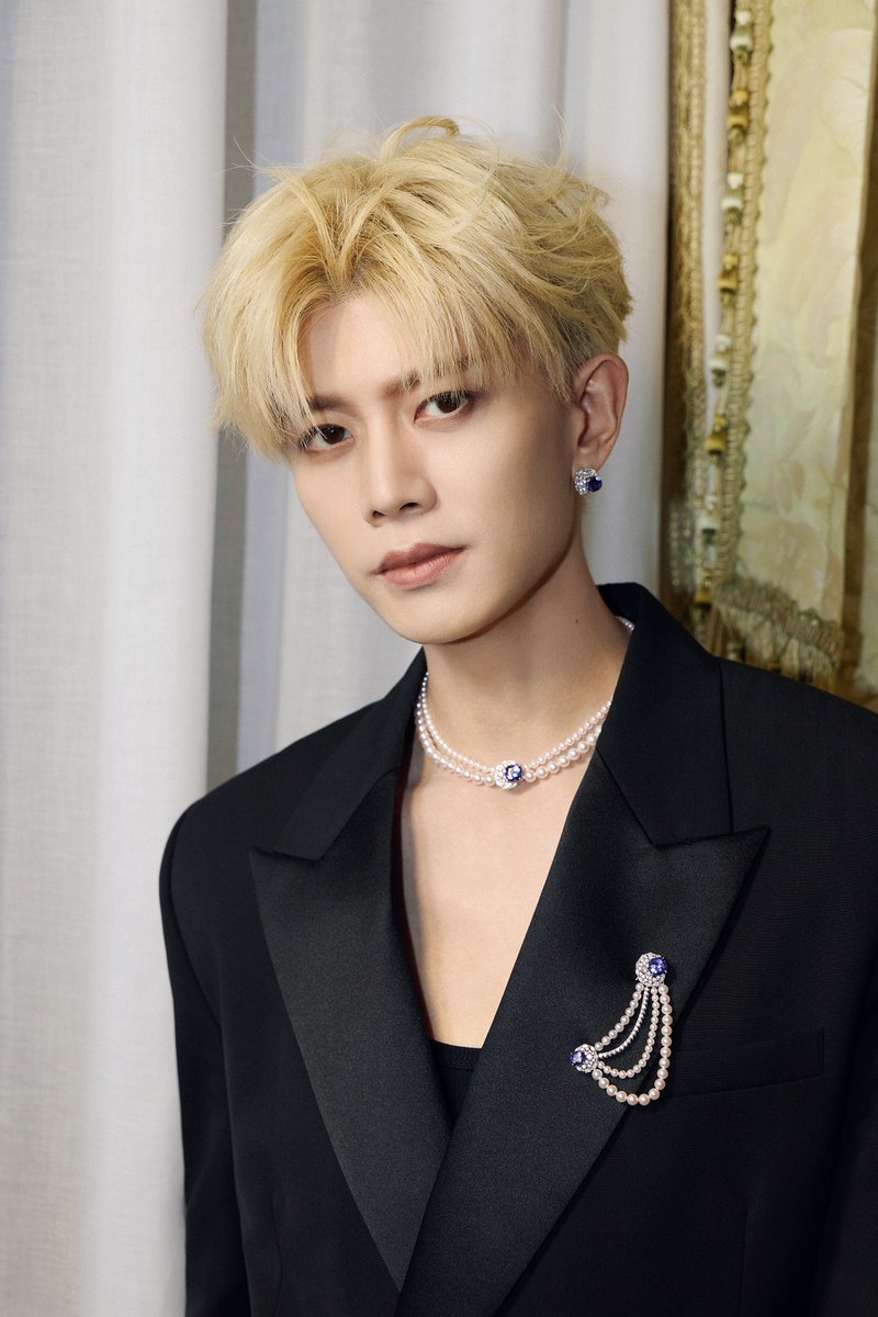TASAKI_JP's tweet image. TASAKIのブランド スポークスパーソンである俳優のAllen Renがリッツ パリで行われたハイジュエリーコレクション「RITZ PARIS par TASAKI (リッツ パリ パー TASAKI)」のプレゼンテーションに来場しました。