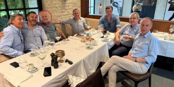 ... o tuzni informeru ... 

"Skandal": Kad se kafa popije protiv države, a tanjir posluži izdaju..

Dobrodošli u Srbiju 2025, gde slikanje uz mineralnu vodu postaje "pretnja po poredak", a svaka večera koja ne uključuje Vučića – automatski se vodi kao zasedanje antisrpskog