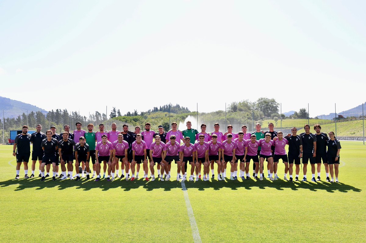 SDEibar's tweet photo. 25/26 denboraldia 𝐡𝐚𝐬𝐢 𝐝𝐚! 💙❤️ 

#BetiArmaginak⚔️ https://t.co/MsKVkjX8hy