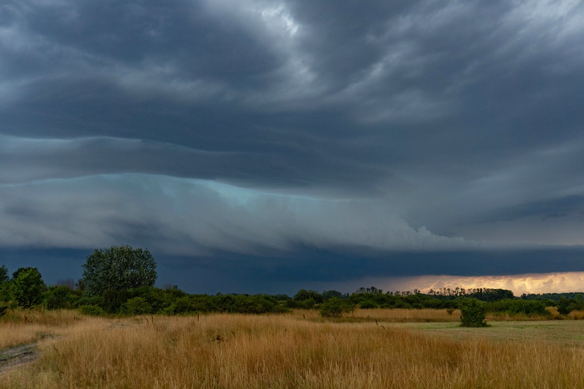nevremeteam's tweet image. A few supercells we managed to intercept yesterday afternoon in southwestern Vojvodina (Serbia).