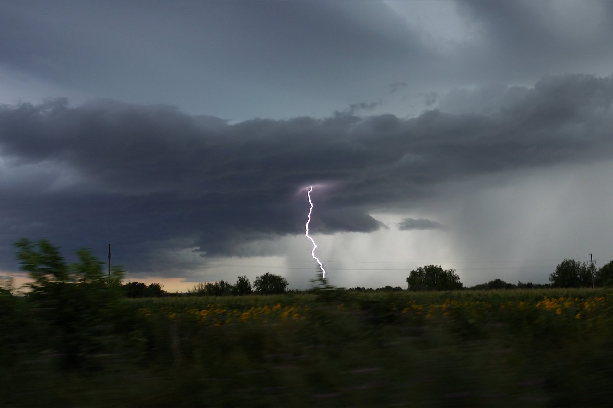 nevremeteam's tweet image. A few supercells we managed to intercept yesterday afternoon in southwestern Vojvodina (Serbia).