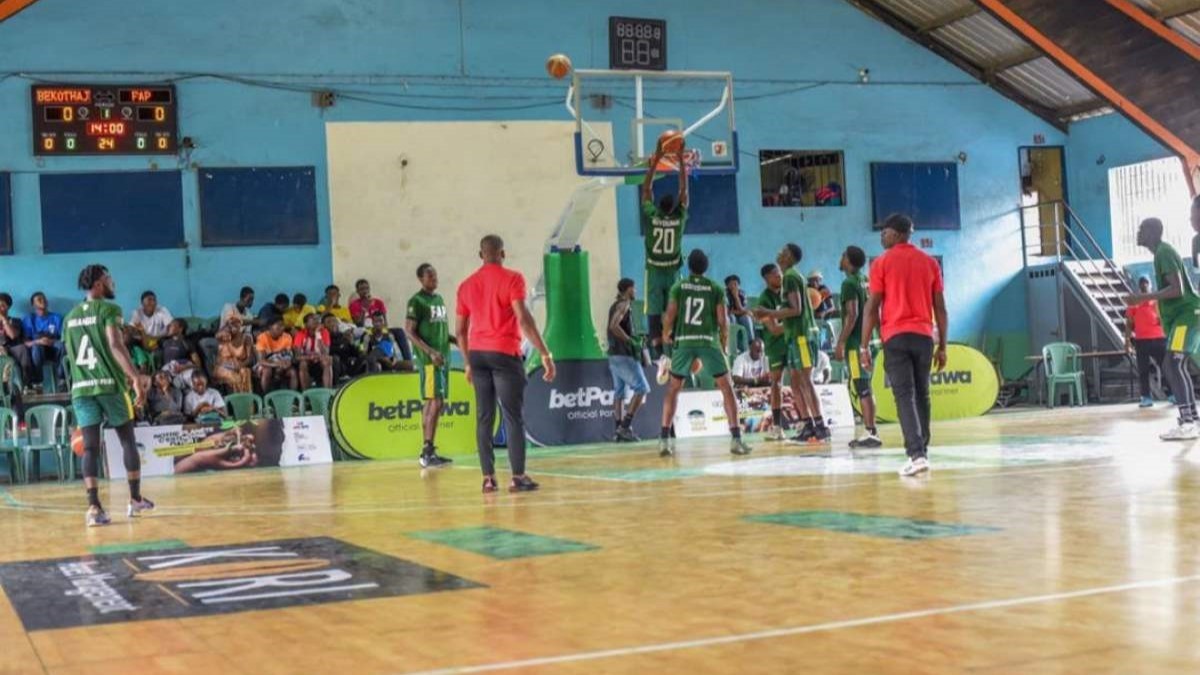 Cameroun : la Fécabasket félicite betPawa pour son initiative de primes des vestiaires

Effervescence dans le mythique gymnase de Basketball à Douala, avec les demi-finales de la coupe du Cameroun. Un dénominateur commun a mis toutes les équipes dans les meilleures conditions de
