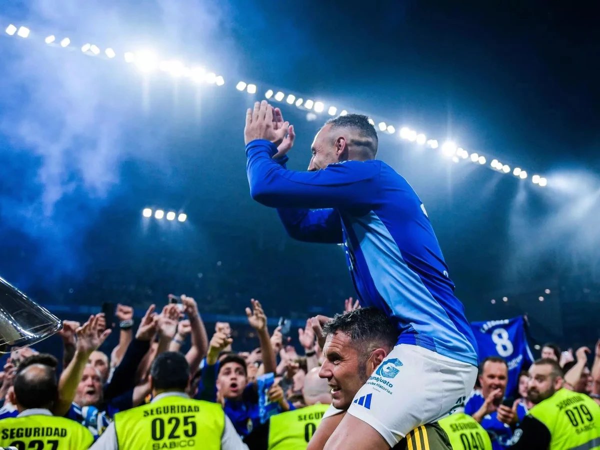 NOTICIA.
Santi Cazorla continuará una temporada más en el Real Oviedo.

Vía: <a href="/elcomerciodigit/">EL COMERCIO</a>