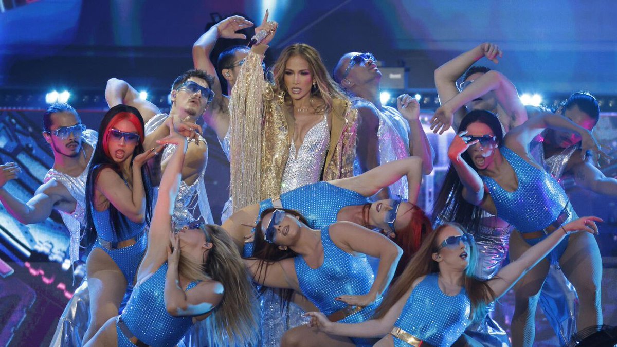 “Tiña altas expectativas e non defraudou”
👉 Pamela é seguidora incondicional de <a href="/JLo/">jlo</a> dende hai ben tempo. Onte foi ao concerto de Pontevedra. Explícanos por que quedou case sen voz. E o anel para cando? Imaxe: EFE, Lavandeira Jr. agalegaaudio.gal/videos/265058-…