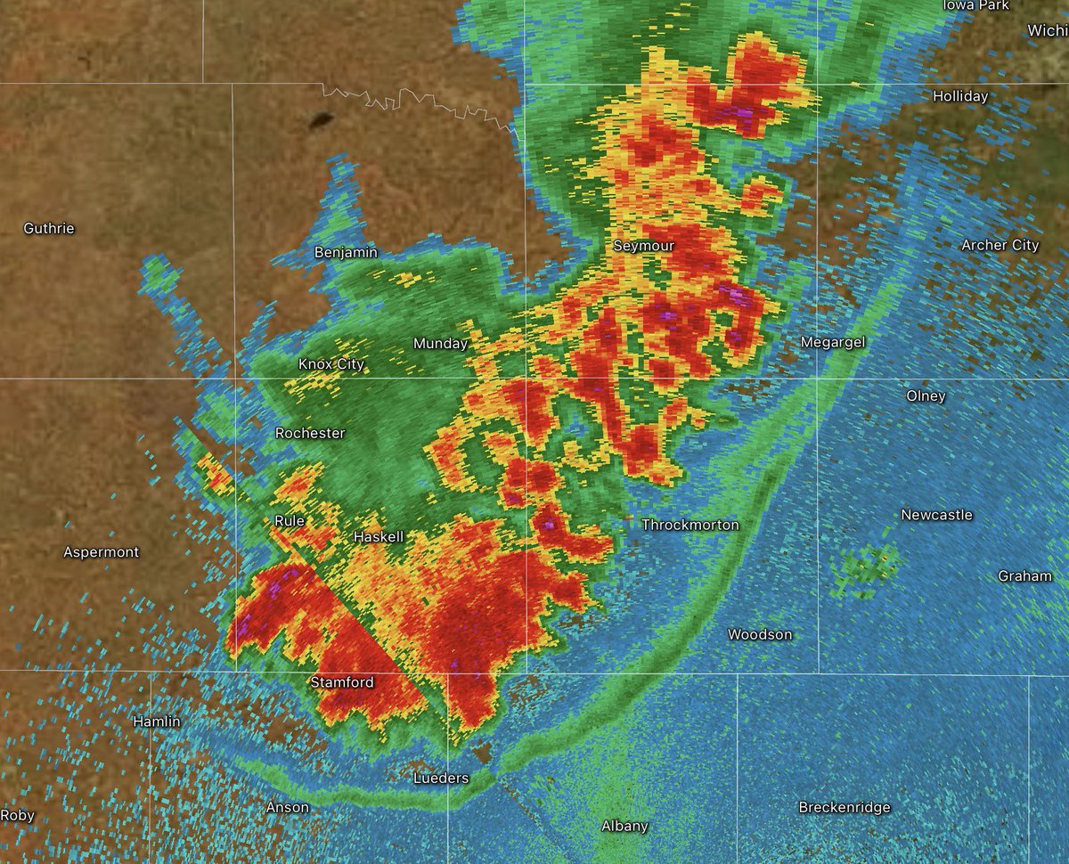 Zarhle1's tweet image. Who loves outflow boundaries?