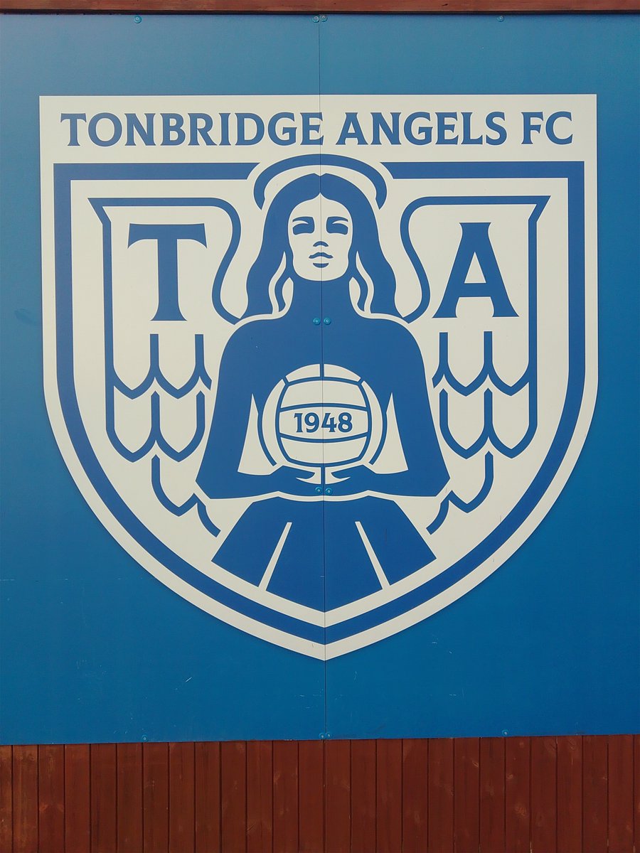 IsaacStatue's tweet image. The sun sets on the pre-season, Kent derby, friendly between Tonbridge Angels @tonbridgeangels and Welling United @wellingunited #grassrootsfootball #kent #supportyourlocalteam