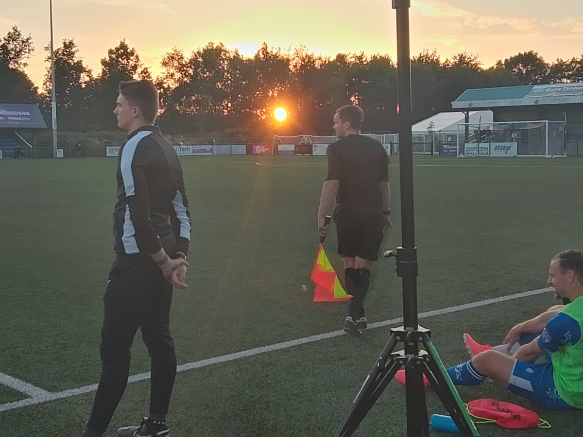 IsaacStatue's tweet image. The sun sets on the pre-season, Kent derby, friendly between Tonbridge Angels @tonbridgeangels and Welling United @wellingunited #grassrootsfootball #kent #supportyourlocalteam