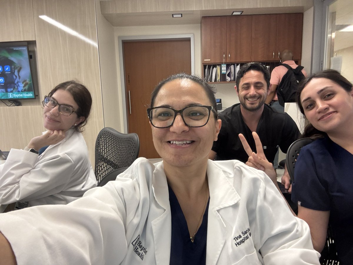 TrinaCS7's tweet image. A #Momentous Week! My FIRST “July 1st” week with my first cohort of IM interns! #Grateful for the #opportunity to shape the #culture of care for the next generation one patient, one learner, & one day at a time. #MedEd #GME #fyp @BHAcademics @BaptistHealthSF