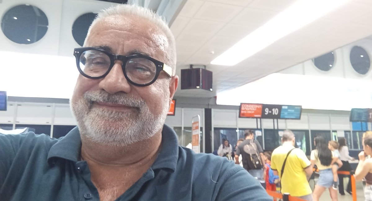 Buon mercoledì cari amici e care amiche!
Relax e musica senza confini all'Aeroporto……
Giuseppe Nunziato Belcastro