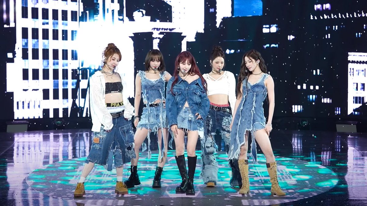 SBS 인기가요 (SBS Inkigayo) (@inga_sbs) on Twitter photo 르세라핌 'DIFFERENT (English ver.)' 풀캠 직캠📹
Full📺programs.sbs.co.kr/enter/gayo/cli…
#인기가요 #Inkigayo #르세라핌 #LE_SSERAFIM #LE_SSERAFIM_DIFFERENT <a href="/le_sserafim/">LE SSERAFIM</a> 르세라핌 'DIFFERENT (English ver.)' 풀캠 직캠📹
Full📺programs.sbs.co.kr/enter/gayo/cli…
#인기가요 #Inkigayo #르세라핌 #LE_SSERAFIM #LE_SSERAFIM_DIFFERENT <a href="/le_sserafim/">LE SSERAFIM</a>